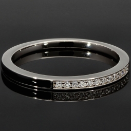 Trendiger Ring aus 925 Sterling Silber mit feinem Zirkonia-Besatz (Diamantimitationen) - RG ca. 61