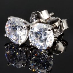 Funkelnde Ohrstecker aus rhodiniertem 925er Sterlingsilber mit Zirkonia (Diamant-Imitation-Steine, Brillantschliff) in Krappen gefasst