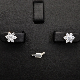 Elegante Blumen-Ohrstecker  aus 925er Sterlingsilber mit Zirkoniasteinen stilvoll in Krappen gefasst