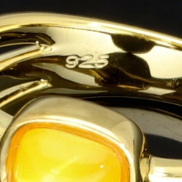 Vergoldeter Ring für Damen  aus edlem Sterling 925er Silber mit 3 großen, leuchtenden Zirkonia-Cabochonen - Ringgröße ca. 54
