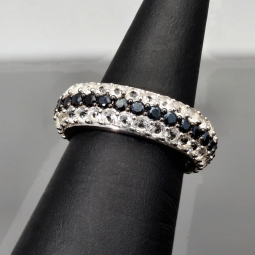 Eleganter Ring aus 925 Sterling Silber – Modernes Design mit feinem Zirkonia-Besatz (Diamantimitationen) - RG ca. 48
