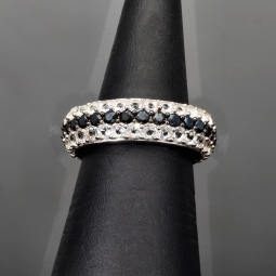 Eleganter Ring aus 925 Sterling Silber – Modernes Design mit feinem Zirkonia-Besatz (Diamantimitationen) - RG ca. 48