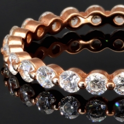 Memory-Ring für Damen aus 925er Sterling Silber mit vielen, leuchtenden Zirkonia (Diamant-Imitation-Steine, Brillantschliff) –  rosé vergoldet - Größe ca. 60