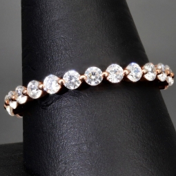 Memory-Ring für Damen aus 925er Sterling Silber mit vielen, leuchtenden Zirkonia (Diamant-Imitation-Steine, Brillantschliff) –  rosé vergoldet - Größe ca. 60