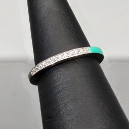 Ring aus 925 Sterling Silber in modernem Design mit feinem Zirkonia-Besatz (Diamantimitationen) - RG ca. 50