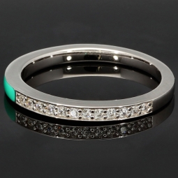 Ring aus 925 Sterling Silber in modernem Design mit feinem Zirkonia-Besatz (Diamantimitationen) - RG ca. 64