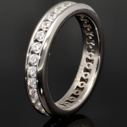 Memory-Ring aus 925 Sterling Silber – Trendiges Design mit leuchtendem Zirkonia-Besatz (Diamantimitationen) - RG ca. 53