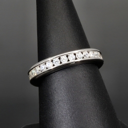 Memory-Ring aus 925 Sterling Silber – Trendiges Design mit leuchtendem Zirkonia-Besatz (Diamantimitationen) - RG ca. 53