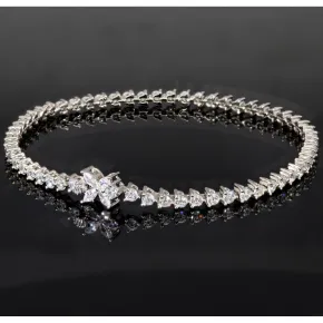 Schmetterling-Armband aus rhodiniertem 925er Sterling Silber mit 61 funkelnden Zirkoniasteinen im Brillantschliff (Diamantimitationen ca. 3,25 Karat gesamt) ca: 19cm