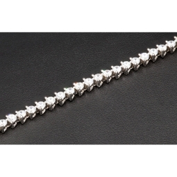 Schmetterling-Armband aus rhodiniertem 925er Sterling Silber mit 61 funkelnden Zirkoniasteinen im Brillantschliff (Diamantimitationen ca. 3,25 Karat gesamt) ca: 19,5cm