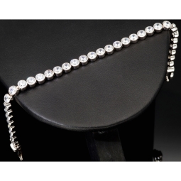 Qualitätsvolles Silberarmband (925 sterling, rhodiniert) mit zahlreichen brillantgeschliffenen Zirkoniasteinen (Diamantimitationen)  ca. 20 cm