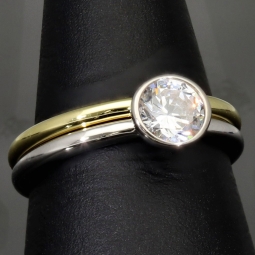 2-teiliges Ringset  mit  Zirkonia (Diamantimitat ca. 1ct ) im Brillantschliff – Sterling Silber 925, bicolor (1x rhodiniert & 1x vergoldet) RG ca. 57