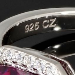 Glanzvoller Ring mit Zirkonia (Brillantschliff, Diamantimitat) im Schliffmix – 925er Sterling Silber, rhodiniert und poliert RG ca. 60