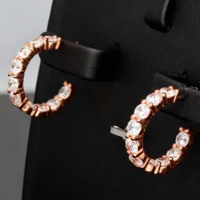 Edle Creolen / Ohrringe besetzt mit Zirkonia im Brillantschliff – 925er Silber, rosévergoldet
