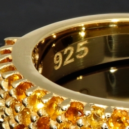 Funkelnder Ring aus Sterling Silber 925, vergoldet mit Zirkoniabesatz im Brillantschliff in orange gellblichen Farbtönen - Ringgröße ca. 56