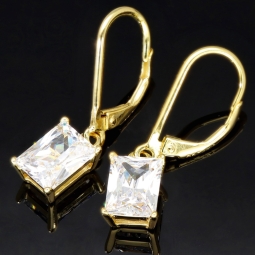 Zeitlose Ohrringe mit Zirkonia (Diamantimitation) im Smaragdschliff treffen auf vergoldetes Sterling Silber (925) mit Klappbrisurverschluss