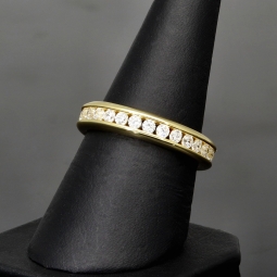 Eleganter Memory-Ring mit 28 leuchtenden Zirkoniasteinen (Diamant-Imitation ca. 0,84ct) – 925er Silber vergoldet - RG 53-54