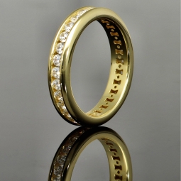 Eleganter Memory-Ring mit 28 leuchtenden Zirkoniasteinen (Diamant-Imitation ca. 0,84ct) – 925er Silber vergoldet - RG 53-54