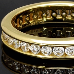 Eleganter Memory-Ring mit 28 leuchtenden Zirkoniasteinen (Diamant-Imitation ca. 0,84ct) – 925er Silber vergoldet - RG 53-54