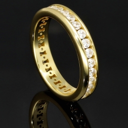 Eleganter Memory-Ring mit 28 leuchtenden Zirkoniasteinen (Diamant-Imitation ca. 0,84ct) – 925er Silber vergoldet - RG 53-54