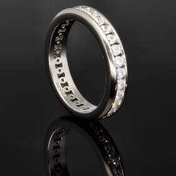 Funkelnder Memory-Ring mit 28 brillantgeschliffenen Zirkonia (Diamant-Imitation ca. 0,84ct) – 925 Sterling Silber rhodiniert und poliert- RG 53