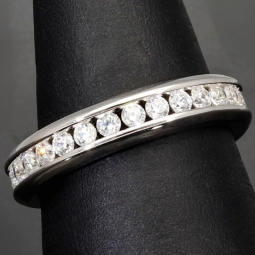 Funkelnder Memory-Ring mit 28 brillantgeschliffenen Zirkonia (Diamant-Imitation ca. 0,84ct) – 925 Sterling Silber rhodiniert und poliert- RG 53