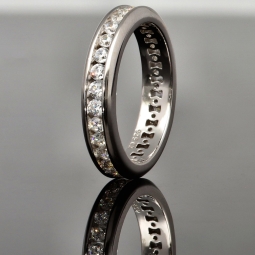 Funkelnder Memory-Ring mit 28 brillantgeschliffenen Zirkonia (Diamant-Imitation ca. 0,84ct) – 925 Sterling Silber rhodiniert und poliert- RG 53