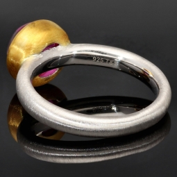 Ring für Damen aus edlem Sterling 925er Silber, halb mattiert und mit einem großen leuchtenden Quarz-Doubletten-Cabochon und vergoldeter Ringkrone - Ringgröße ca. 60