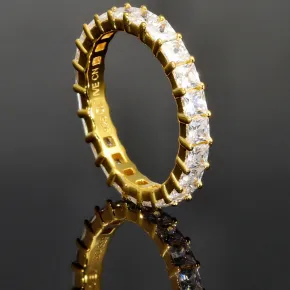 Stylischer Ring mit funkelnden Zirkoniasteinen (Diamant-Imitation) – 925er Silber vergoldet - RG 52
