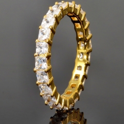 Stylischer Ring mit funkelnden Zirkoniasteinen (Diamant-Imitation im Smaragdschliff) – 925er Silber vergoldet - RG 52