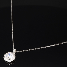 Feines Schmuckset aus 925er Sterlingsilber mit funkelndem Zirkonia im Brillantschliff (Diamantimitat) in Krappen gefasst