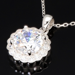 Feines Schmuckset aus 925er Sterlingsilber mit funkelndem Zirkonia im Brillantschliff (Diamantimitat) in Krappen gefasst