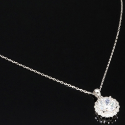 Feines Schmuckset aus 925er Sterlingsilber mit funkelndem Zirkonia im Brillantschliff (Diamantimitat) in Krappen gefasst