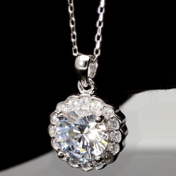 Feines Schmuckset aus 925er Sterlingsilber mit funkelndem Zirkonia im Brillantschliff (Diamantimitat) in Krappen gefasst