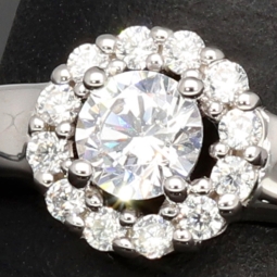 Exquisiter Kranzring  0,47 ct Brillantschliff 925er Silber für Damen mit einem hochkarätigen Zirkonia im Brillantschliff (Diamantimitat) und vielen kleinen Zirkonia in Krappen gefasst – 925er Sterling Silber, rhodiniert und poliert - RG ca. 57