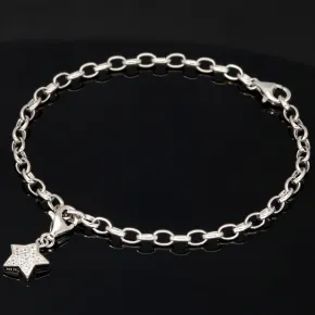 Verspieltes rhodiniertes Silberarmband mit abnehmbarem Sterneinhänger und 11 funkelnden Zirkonia (Diamantimitationen ca. 0,11 ct) im Brillantschliff - ca. 19cm - 925 Sterling Silber