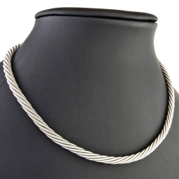 Wellendorff Markenschmuck: Beeindruckendes Collier / Seidenkordel, mit feiner Struktur aus hochwertigem Gold in ca 43 cm Länge (18K / 750 Weißgold, ca. 78,5g)