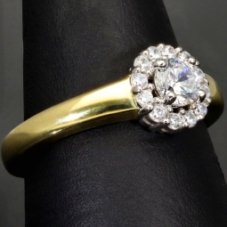 Funkelnder Silberring für Damen – 925er Silber, edel vergoldet, mit Zirkonia im Brillantschliff (Diamantimitation, 0,47 ct) - Ringgröße ca. 54