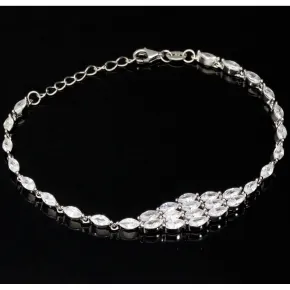 Funkelndes Armband aus 925 Sterling Silber, rhodiniert – mit leuchtenden Zirkonia im Marquiseschliff (Navette-Schliff) besetzt - Länge anpassbar ca: 16,5-19 cm