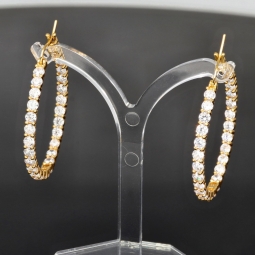 Vergoldete Creolen / Ohrringe aus 925 Sterling Silber mit 58 Zirkonia im Brillantschliff (Diamantimitationen)