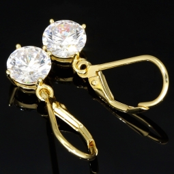 Hochwertig produzierte Ohrringe aus glänzendem 925er Sterling Silber, vergoldet und besetzt mit leuchtenden Zirkonia-Steinen im Brillantschliff (Diamantimitationen)