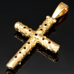 Kreuzanhänger mit 6 funkelnden, leuchtend grünen, Smaragd in einer besonderen Art der Krappenfassung fixiert. Modern und zugleich zeitlos. (750er 18K Gold)
