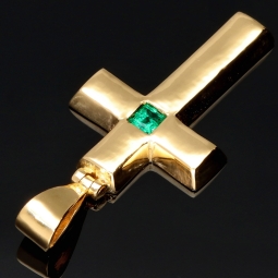 Massiver Kreuz-Anhänger mit eingefassten, funkelnden, grasgrünen Smaragd im klassischen Smaragdschliff (ca. 0,15 ct.) in edlem Gold (750 18K Gelbgold)