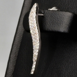 Edle Silberohrringe - Ohrhänger aus 925 Sterling Silber, rhodiniert und poliert, mit funkelnden Zirkoniasteinen (Diamantimitationen )