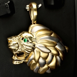 XL Löwenkopf-Anhänger aus edlem Bicolor 585er / 14K Gold (Gelbgold und Weißgold) mit leuchtend grünem Zirkonia (ca. 9,5 g)