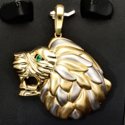 XL Löwenkopf-Anhänger aus edlem Bicolor 585er / 14K Gold (Gelbgold und Weißgold) mit leuchtend grünem Zirkonia (ca. 9,5 g)