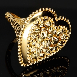 Statement-Ring dür Damen mit einem großen, funkelnden Herz aus Gold (585 14K Gelbgold) in RG ca. 57