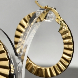 Sehr schöne Creolen aus edlem Gold (585er 14K Gelbgold) mit Klappverschluss