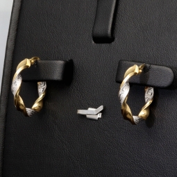 Elegante Twist-Creolen mit filigranem Greco-Design aus edlem 585 / 14K Bicolor Gold (Gelbgold und Weißgold)