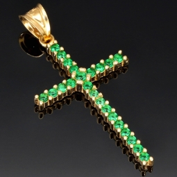 Kreuz-Anhänger aus massivem, hochwertigem 14k / 585 Gold (Gelbgold) besetzt mit grünen, leuchtenden Zirkoniasteinen in Krappenfassungen